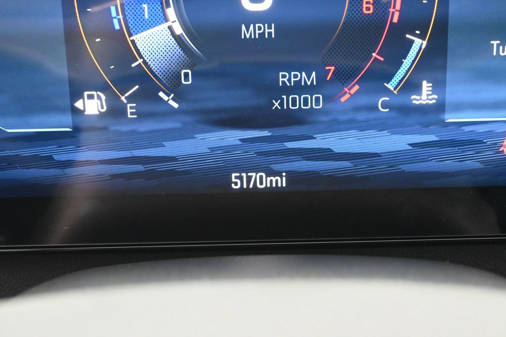 Used 2025 Chevrolet Traverse LT FWD image 27