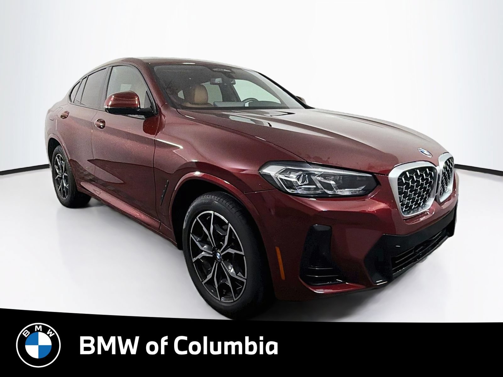 Used 2025 BMW X4 xDrive30i AWD/4WD image 1