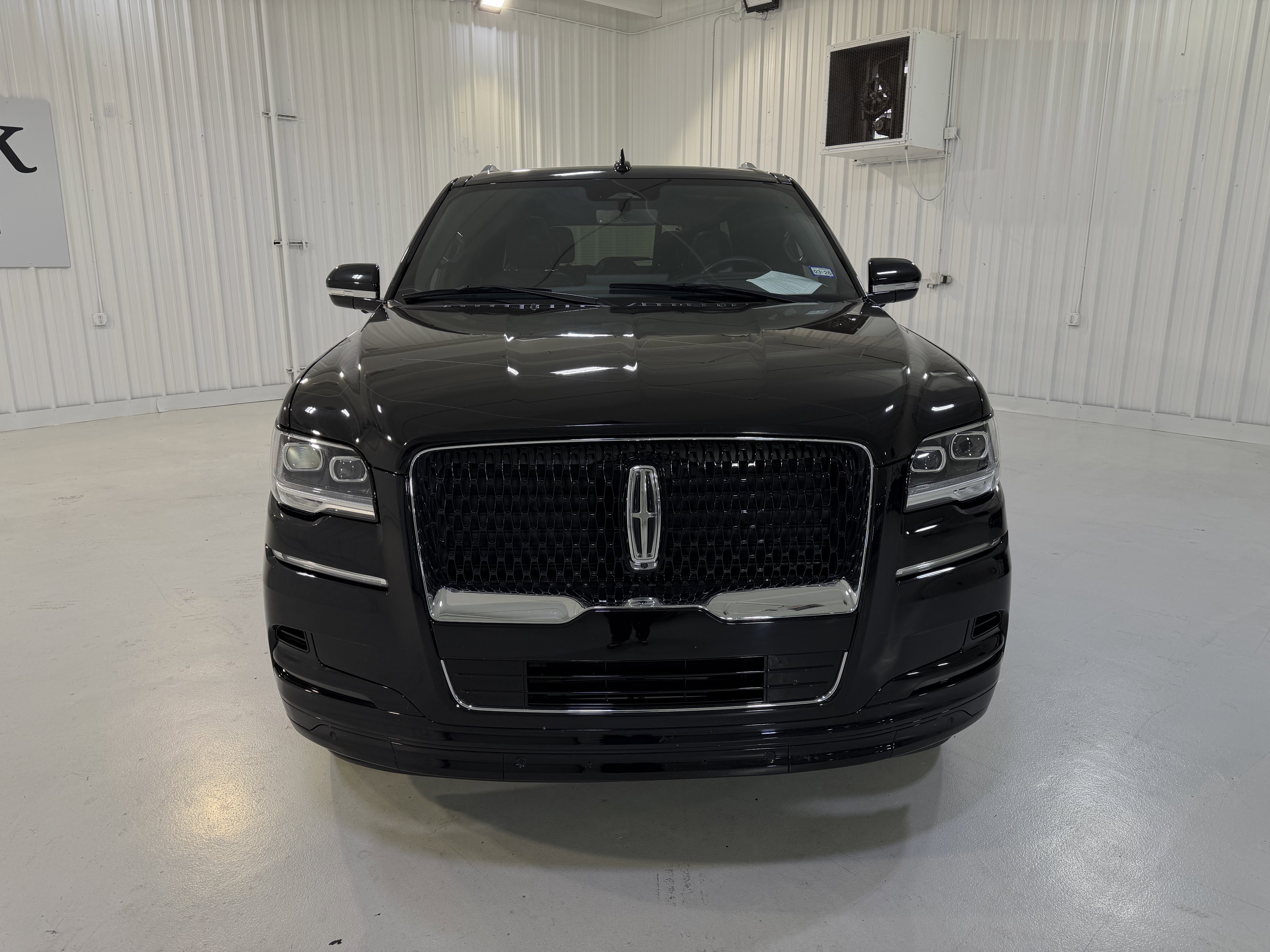 Used 2023 Lincoln Navigator L Reserve AWD/4WD image 8