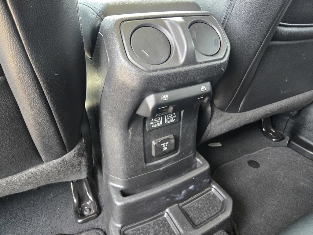 Used 2023 Jeep Wrangler Unlimited Sahara AWD/4WD image 13