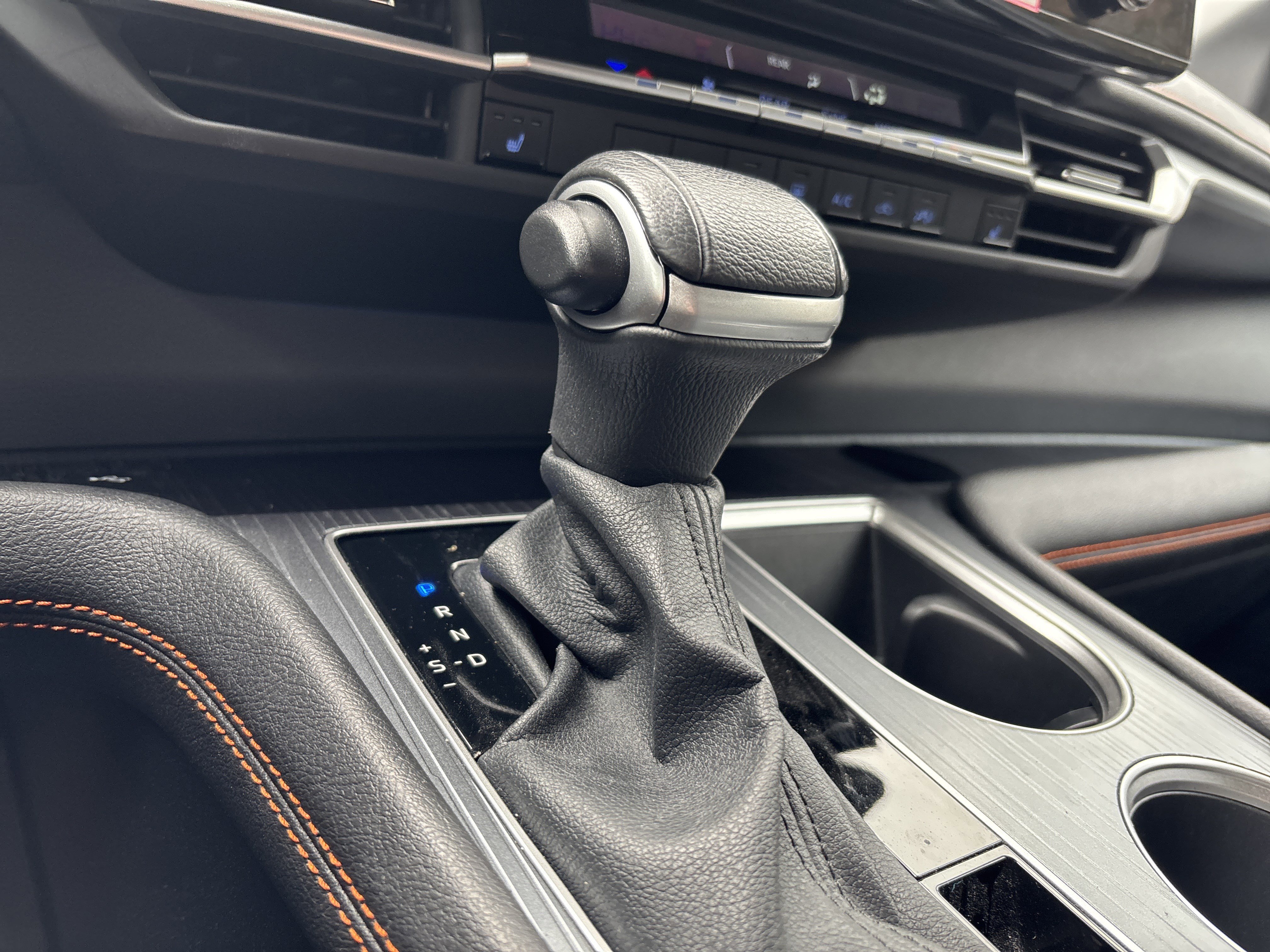 Used 2024 Toyota Sienna XSE FWD image 25