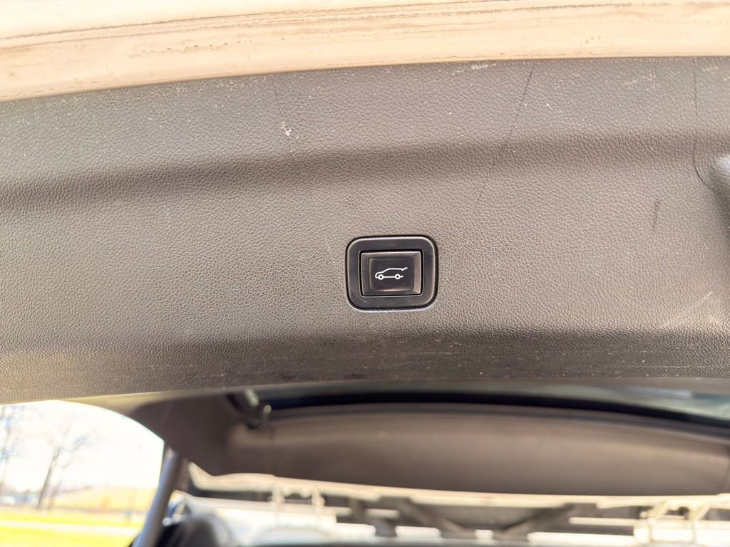 Used 2022 Chevrolet Suburban High Country w/ LPO, Illumination Package image 34