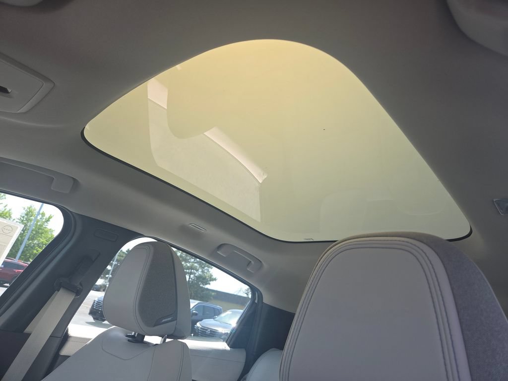 New 2026 Nissan Leaf Platinum+ w/ Cargo Package (Platinum+) FWD image 3