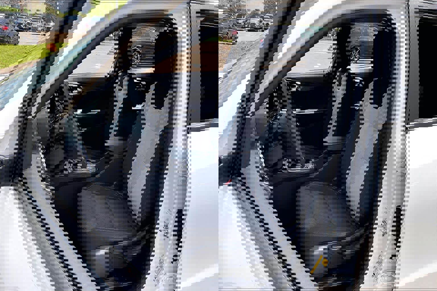 Used 2024 Chevrolet Trax LS w/ LS Convenience Package image 7