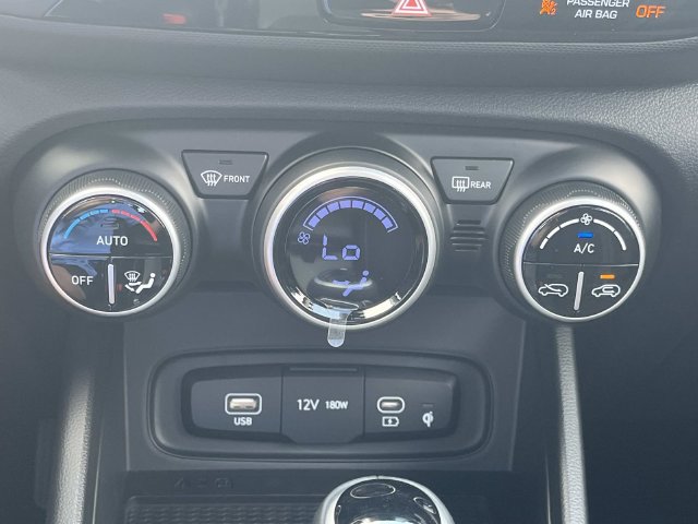 New 2026 Hyundai Venue SEL FWD image 27