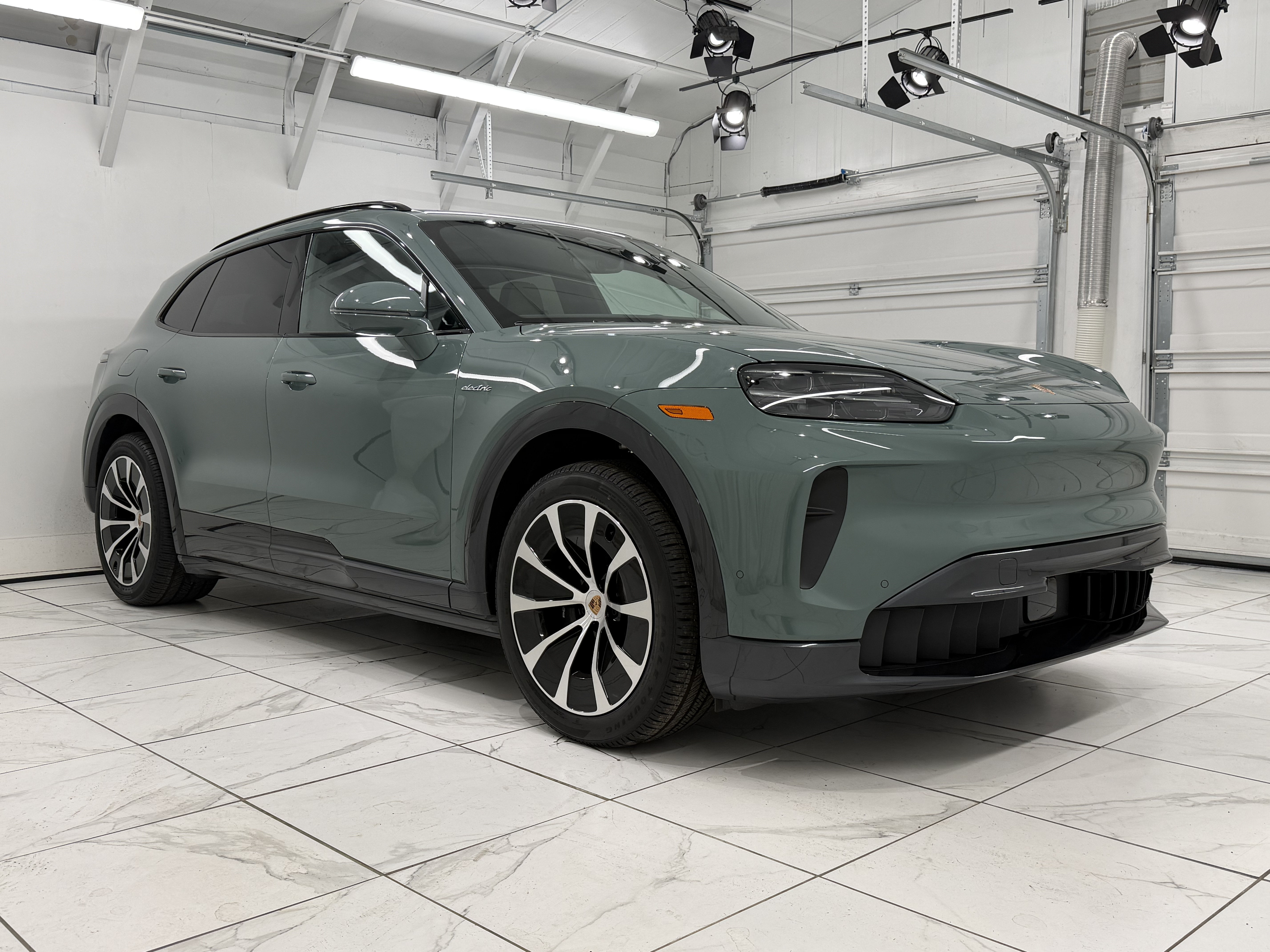 New 2026 Porsche Cayenne Electric AWD/4WD image 10