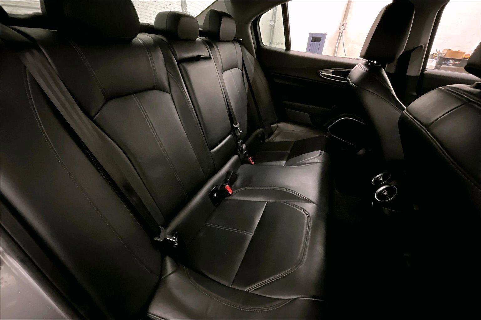 Used 2018 Alfa Romeo Giulia Ti image 28