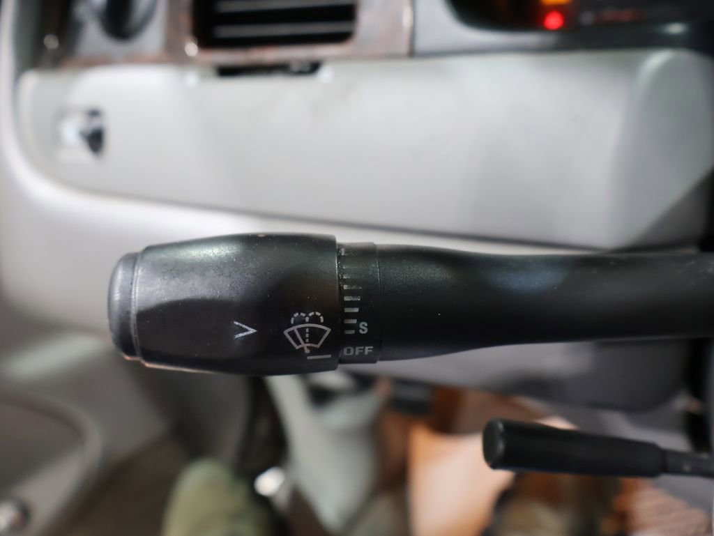 Used 2000 Lincoln Town Car Cartier image 30