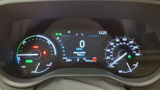 Used 2025 Toyota Sienna XLE image 35