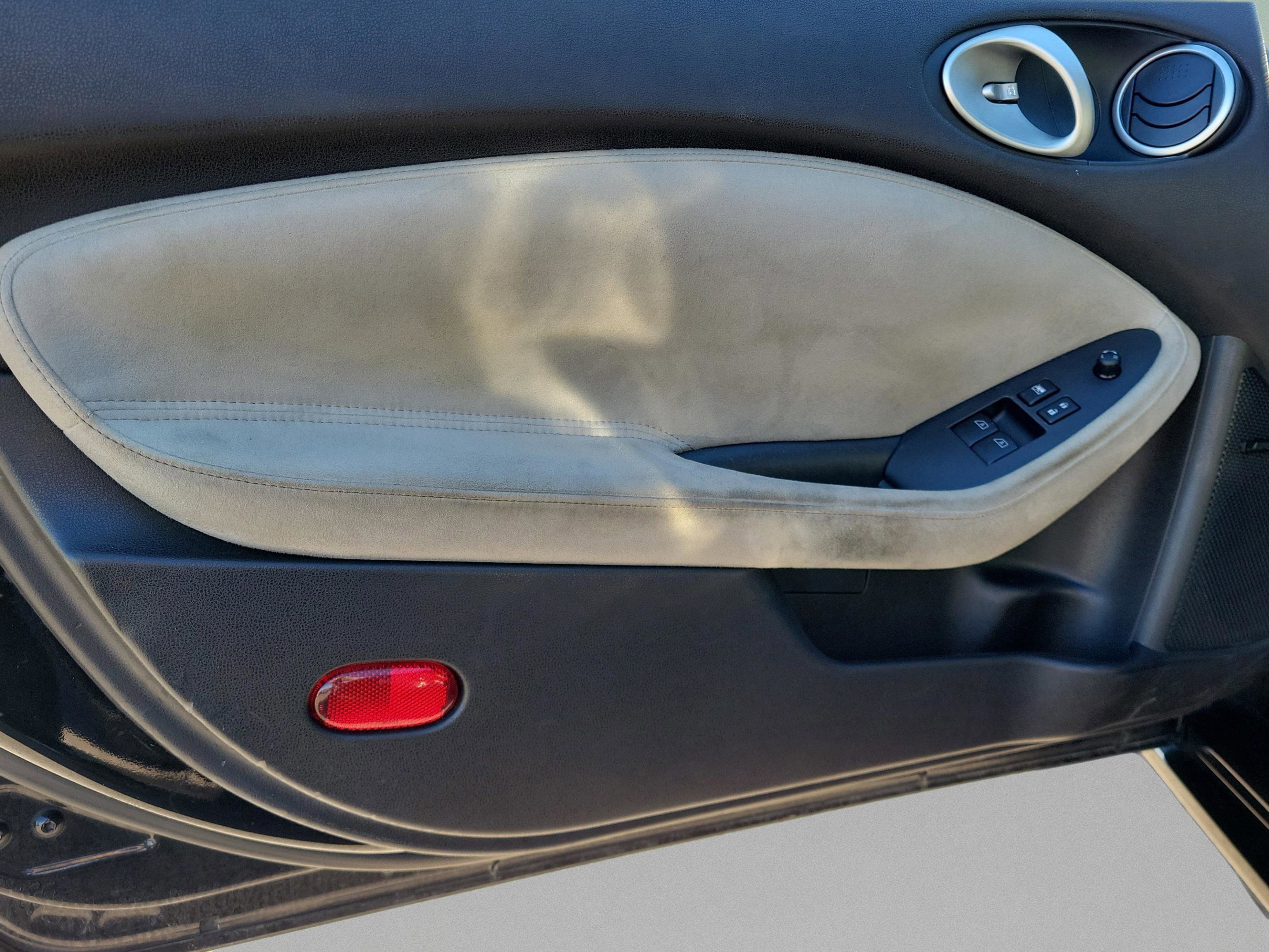 Used 2011 Nissan 370Z Touring w/ Sport Pkg image 8