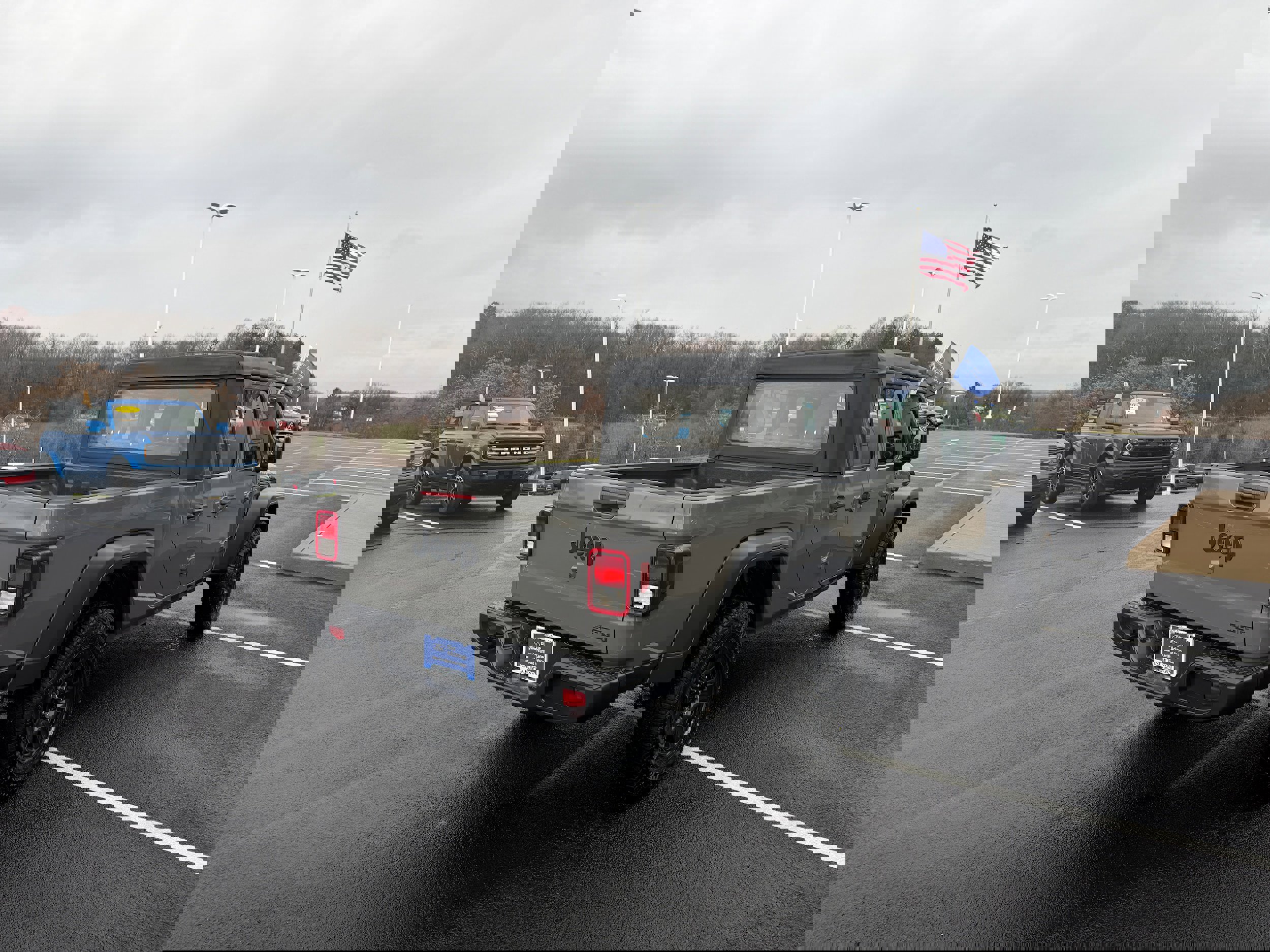 Used 2021 Jeep Gladiator Sport image 5