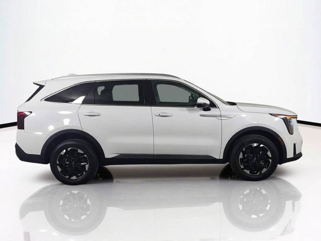 Used 2024 Kia Sorento S AWD/4WD image 4