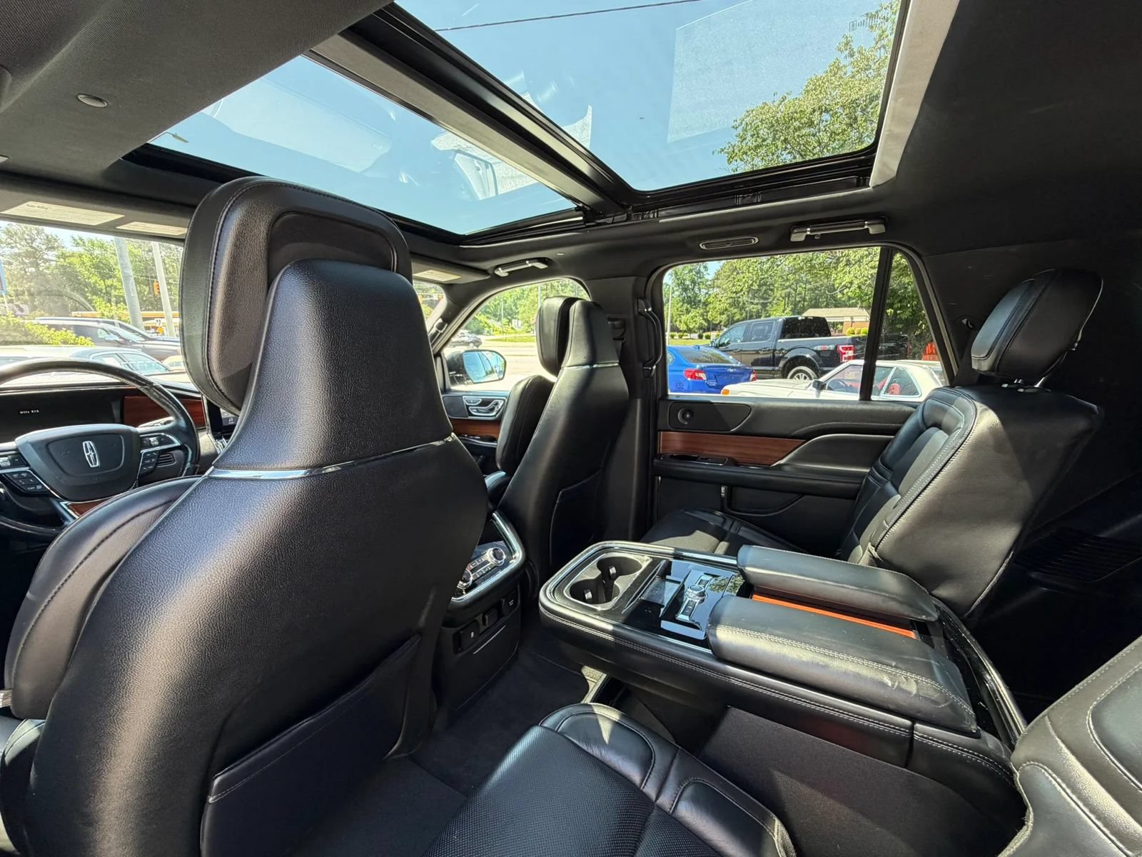 Used 2018 Lincoln Navigator Reserve w/ Technology Package AWD/4WD image 28