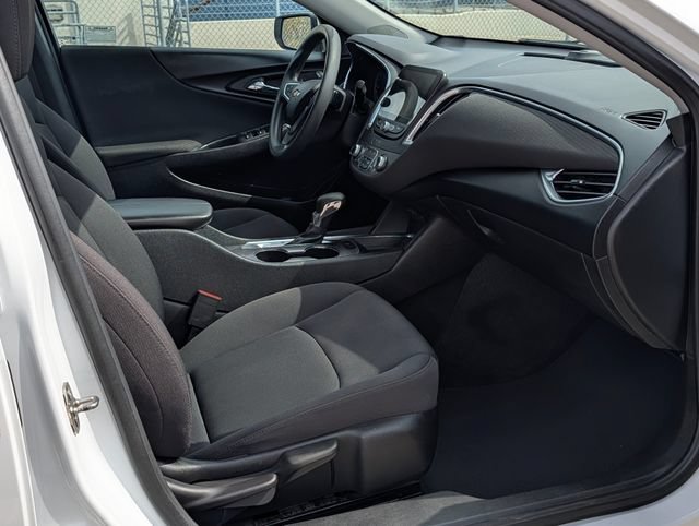 Used 2021 Chevrolet Malibu LT FWD image 9
