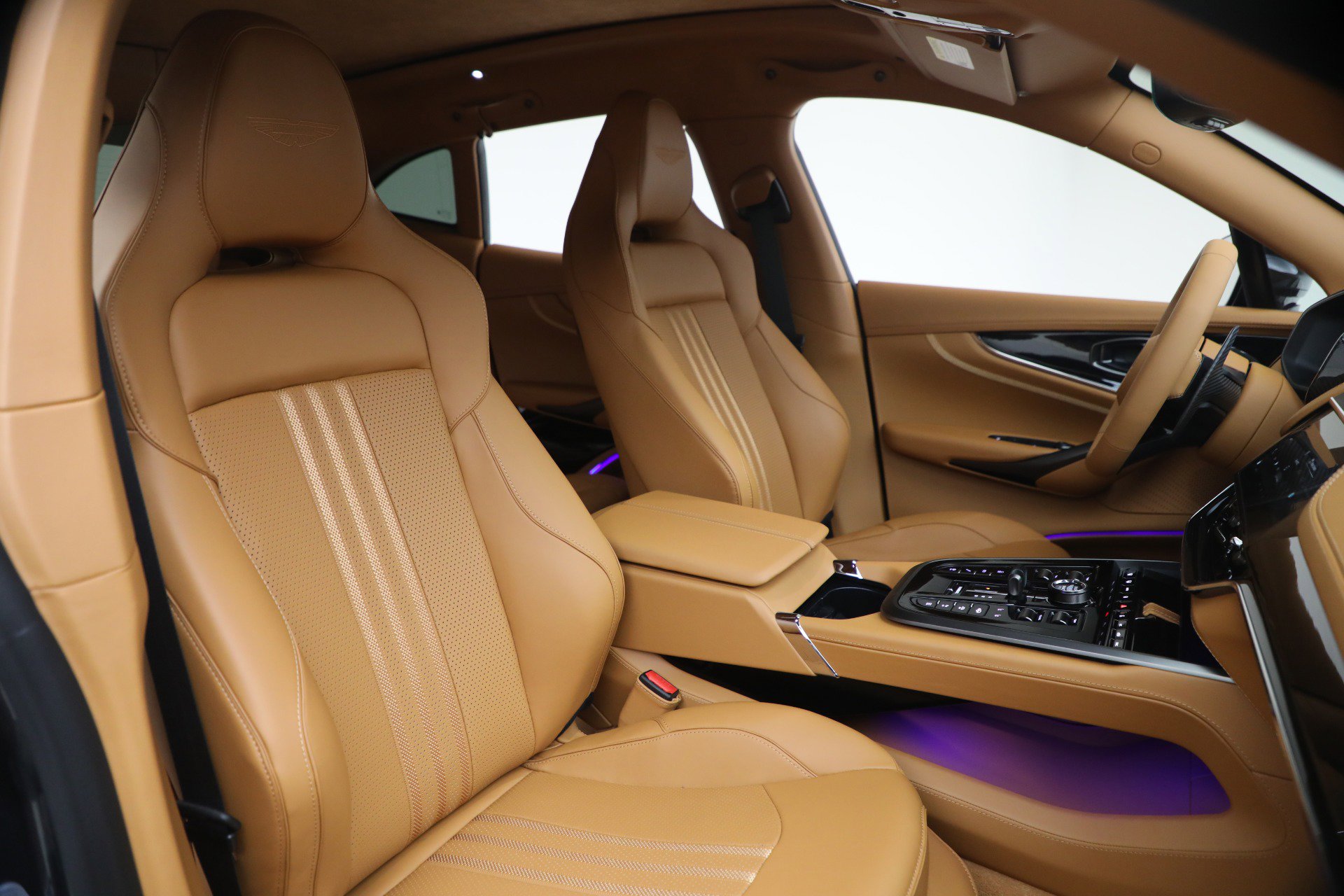 New 2026 Aston Martin DBX 707 image 23