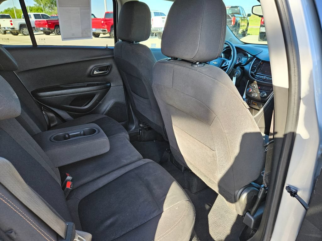 Used 2022 Chevrolet Trax LS w/ Tint and Cruise Package AWD/4WD image 28