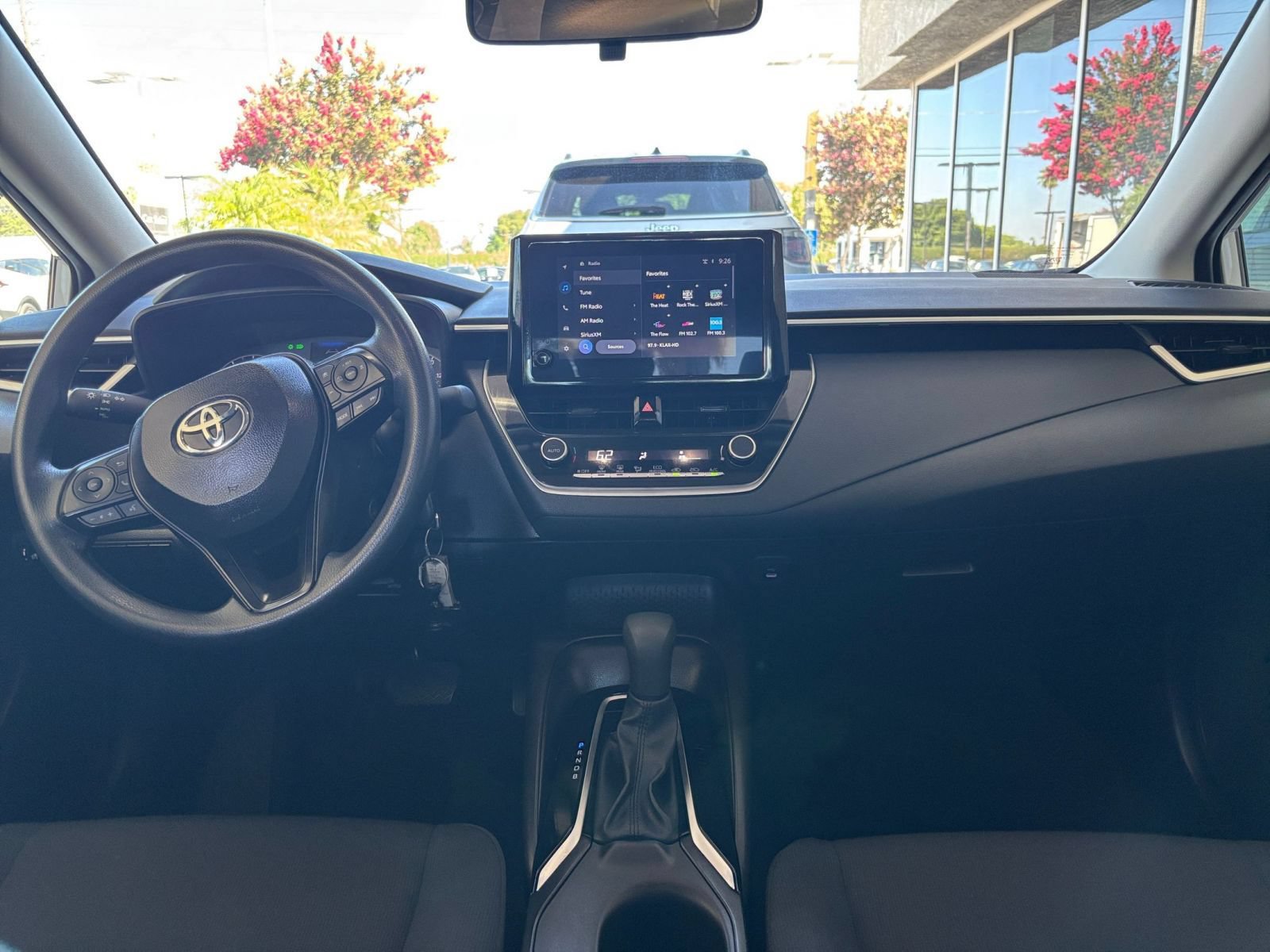 Used 2025 Toyota Corolla LE FWD image 32