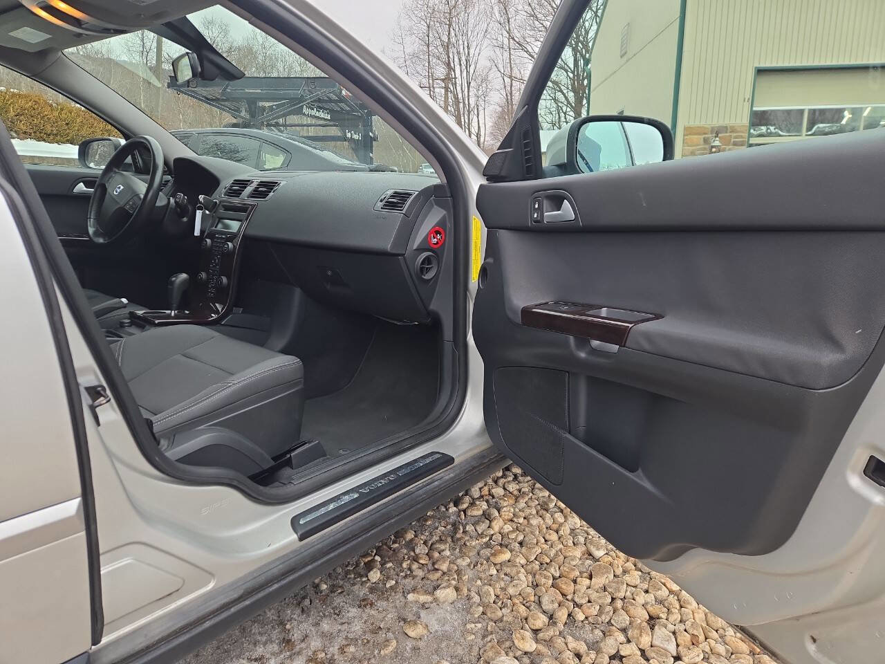 Used 2007 Volvo V50 2.4i image 39