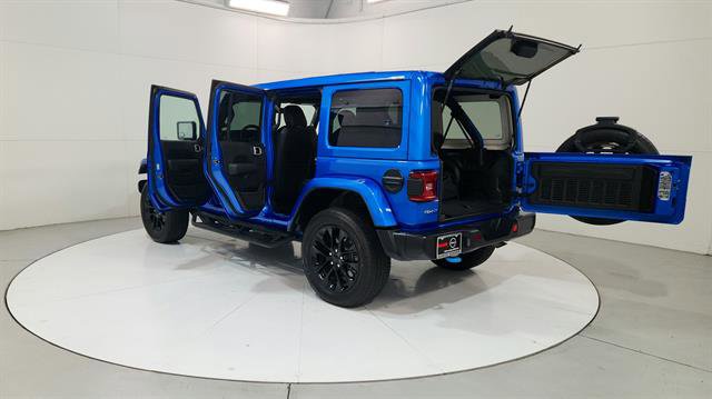 Used 2023 Jeep Wrangler Unlimited Sahara w/ Cold Weather Group image 30