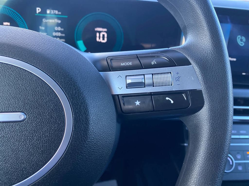 Certified 2025 Hyundai Tucson SE image 20