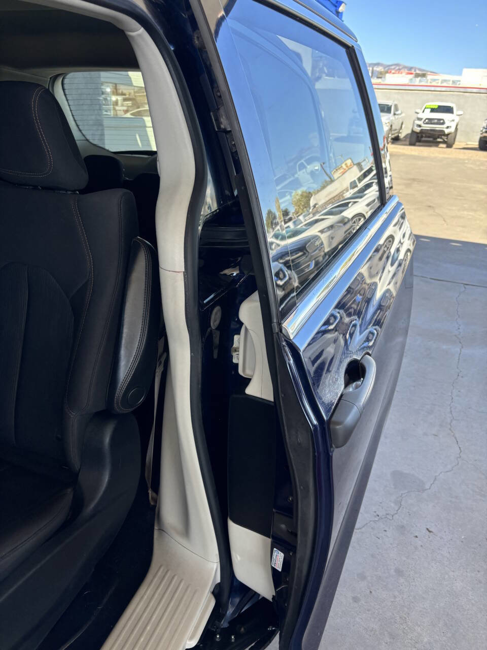 Used 2019 Chrysler Pacifica L image 19