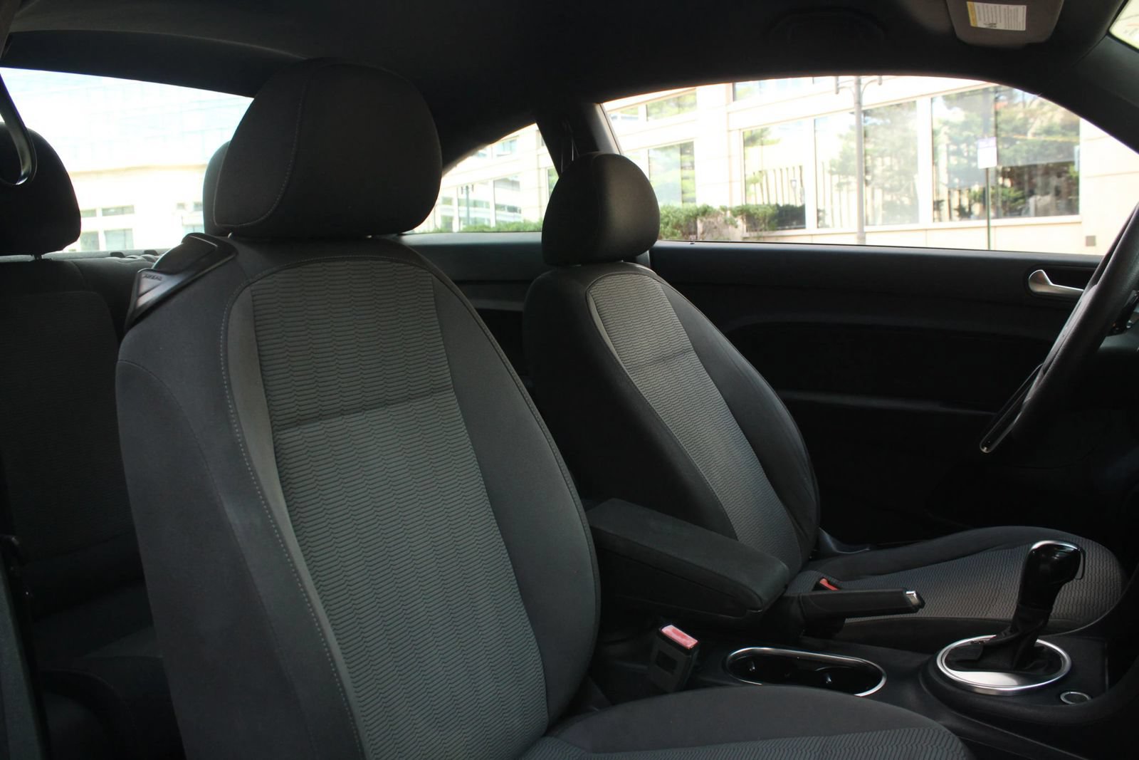 Used 2014 Volkswagen Beetle 1.8T FWD image 19