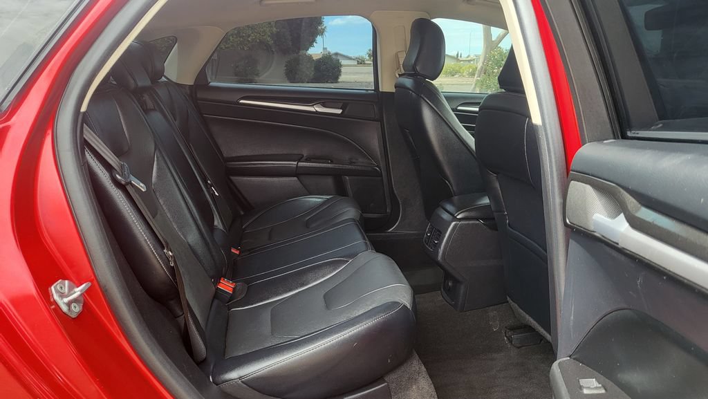 Used 2020 Ford Fusion Energi Titanium FWD image 20
