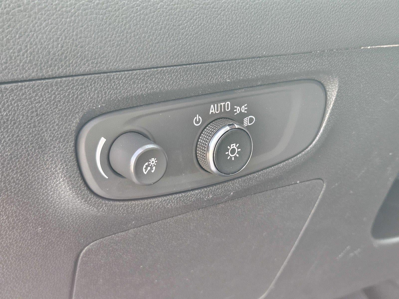 Used 2025 Buick Encore GX Sport Touring w/ Comfort Package FWD image 15
