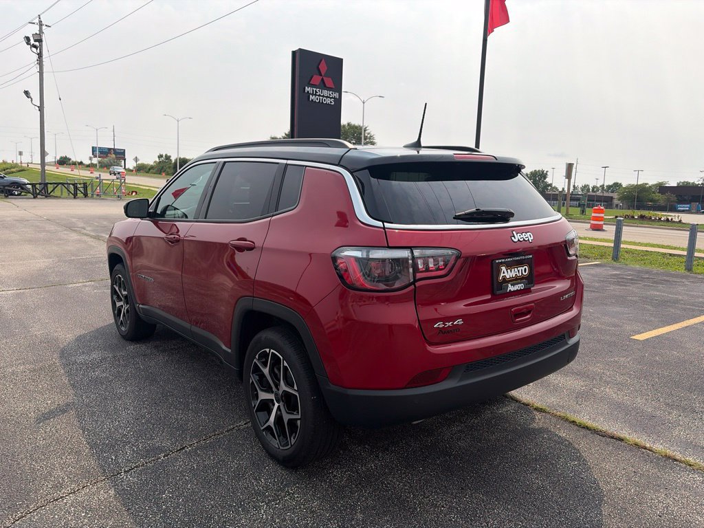Used 2025 Jeep Compass Limited AWD/4WD image 3