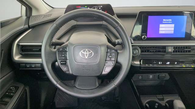 Used 2024 Toyota Prius LE FWD image 10