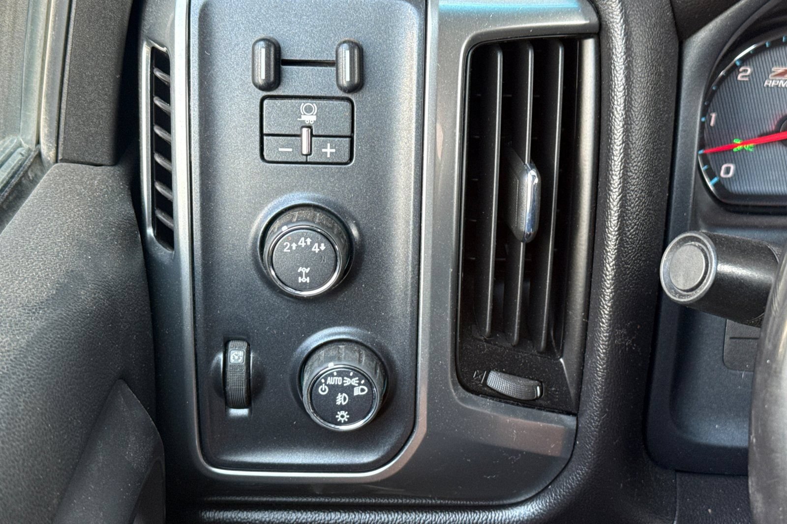 Used 2017 Chevrolet Silverado 3500 LT AWD/4WD image 37