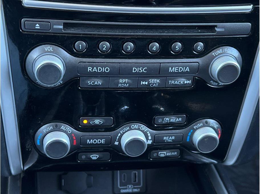 Used 2019 Nissan Pathfinder SV w/ SV Tech Package AWD/4WD image 15