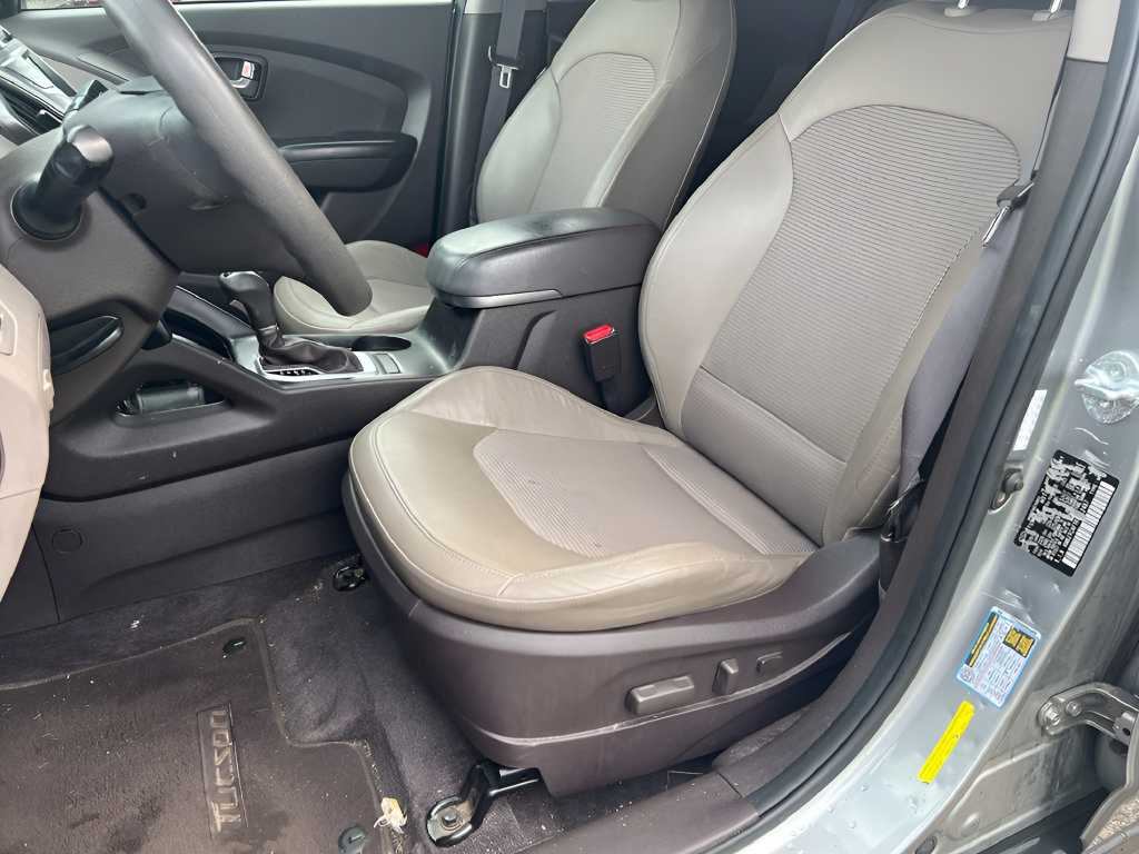 Used 2015 Hyundai Tucson GLS w/ Option Group 02 AWD/4WD image 14