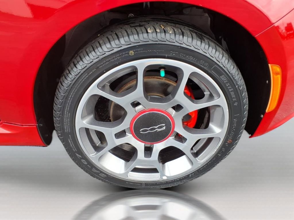Used 2015 FIAT 500 Sport image 9