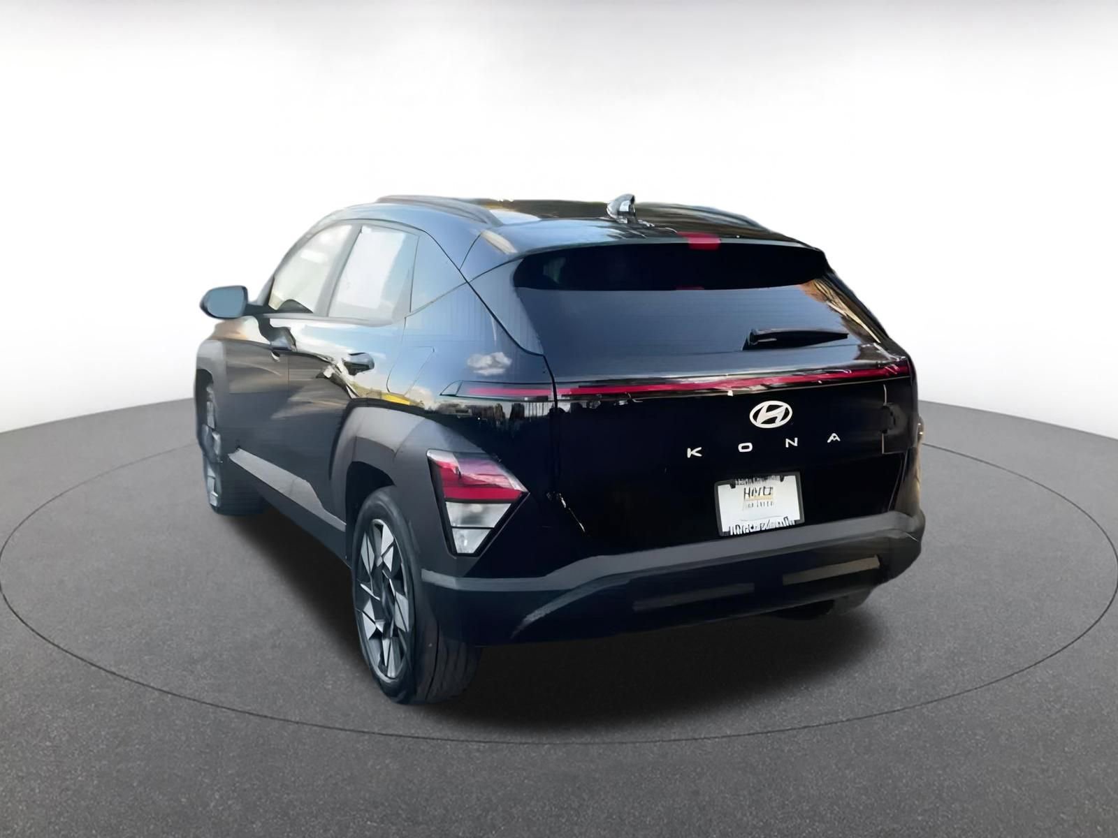 Used 2025 Hyundai Kona SEL image 12