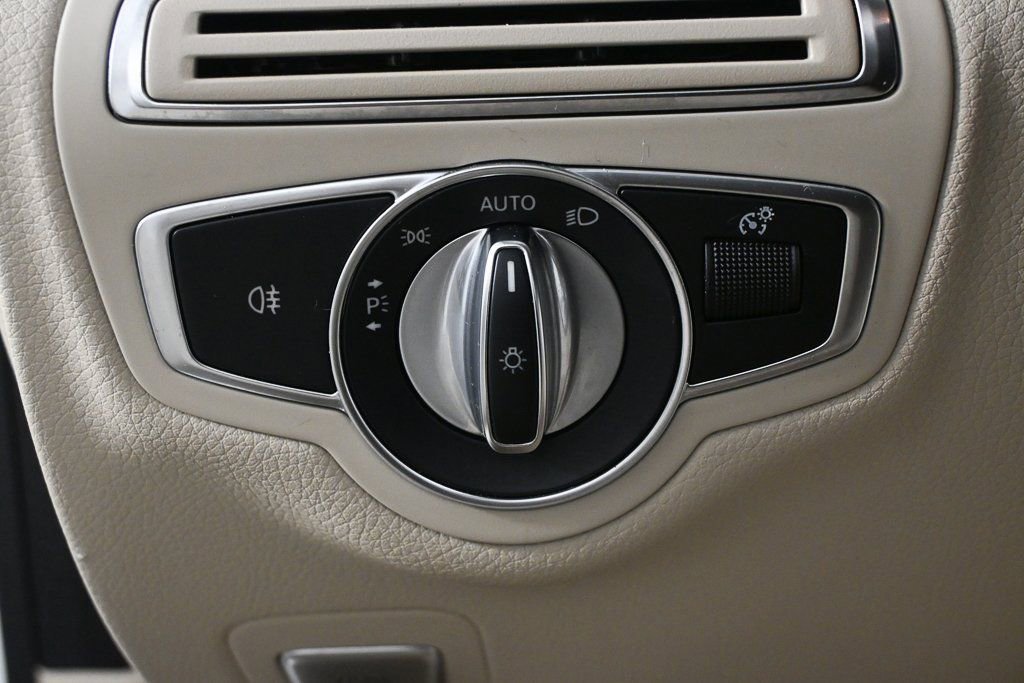 Used 2017 Mercedes-Benz C 300 4MATIC Cabriolet image 9