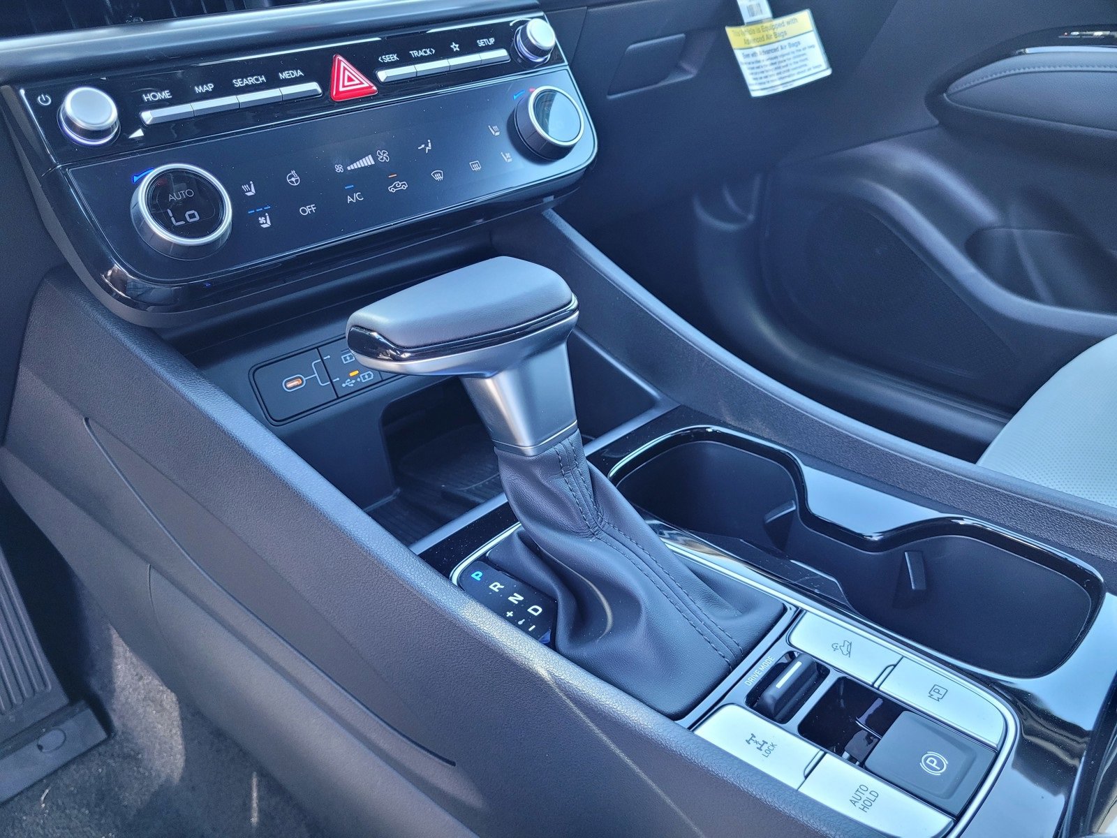 New 2025 Hyundai Santa Cruz Limited image 9