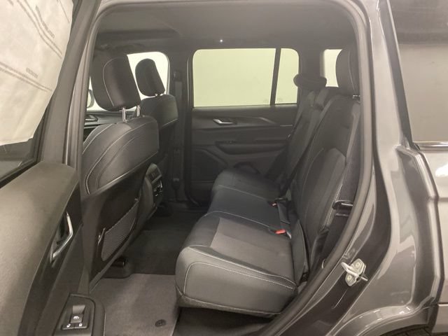 Used 2026 Jeep Grand Cherokee Laredo X AWD/4WD image 21