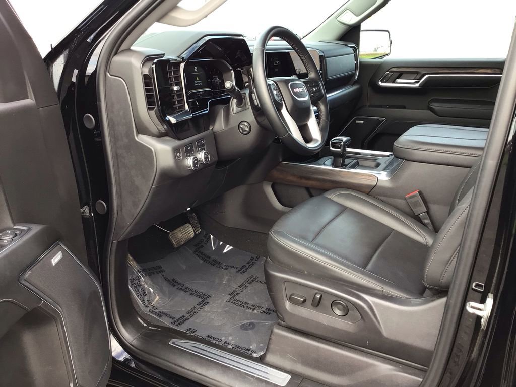 Used 2024 GMC Sierra 1500 SLT AWD/4WD image 9