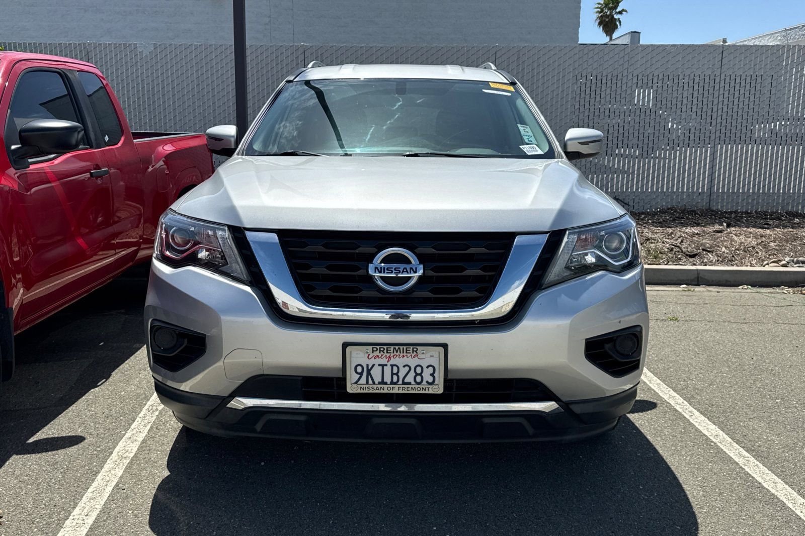 Used 2020 Nissan Pathfinder S FWD image 3