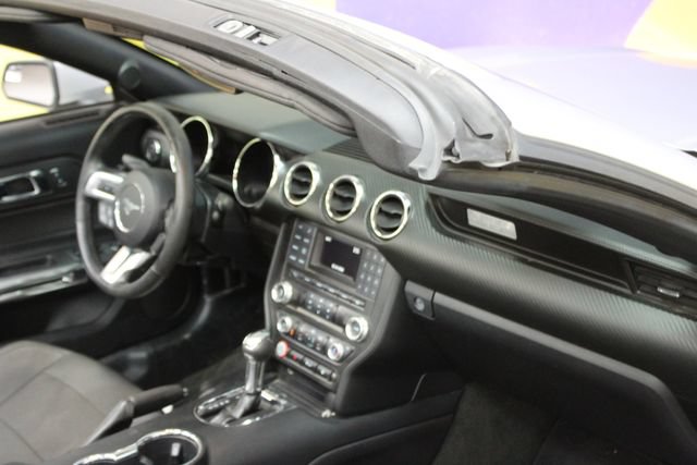 Used 2016 Ford Mustang Convertible RWD image 10