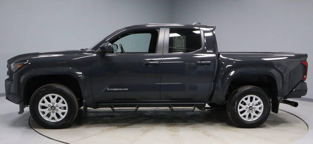 Used 2025 Toyota Tacoma SR5 image 8