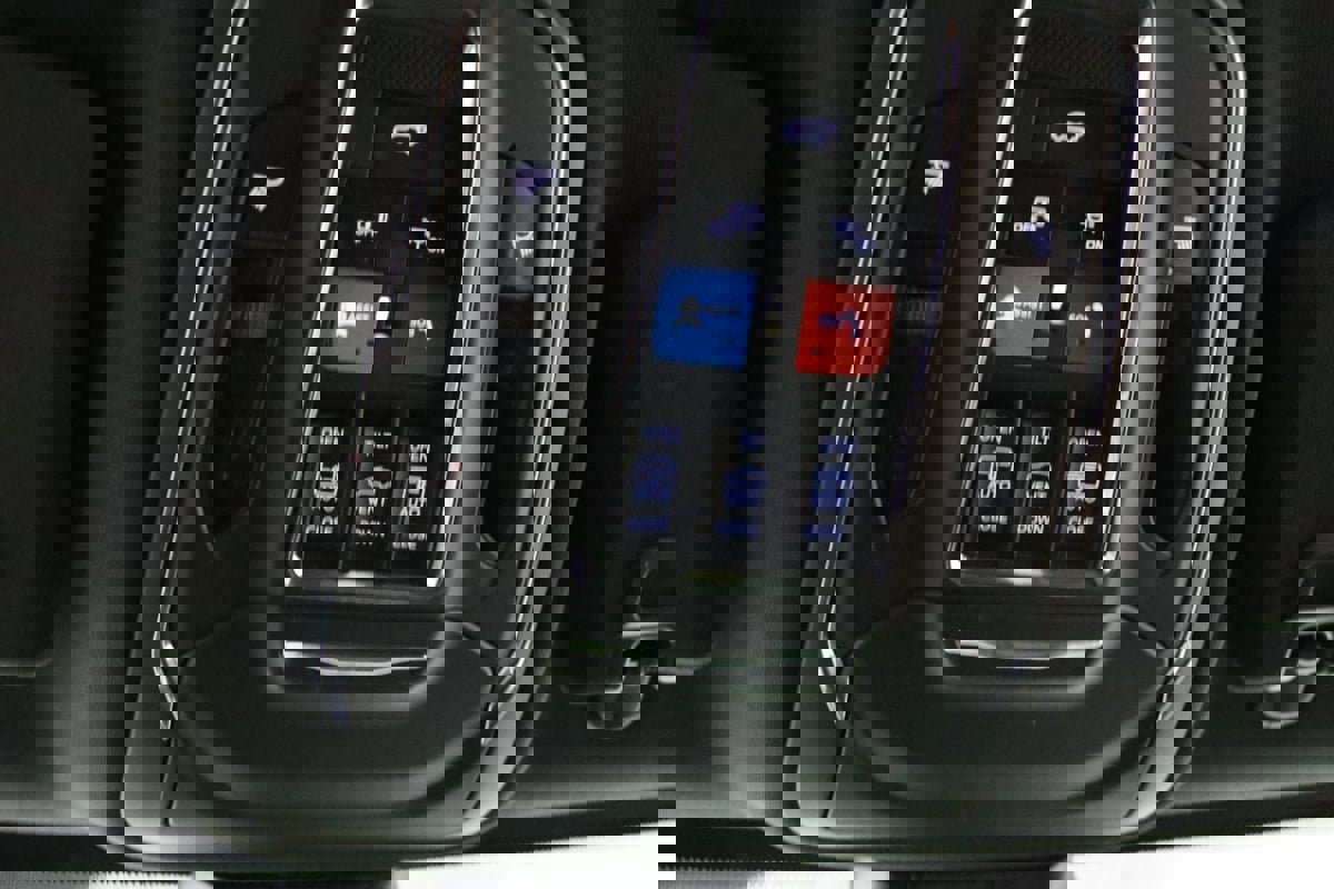 Used 2024 Jeep Grand Cherokee L Limited w/ Luxury Tech Group II image 45