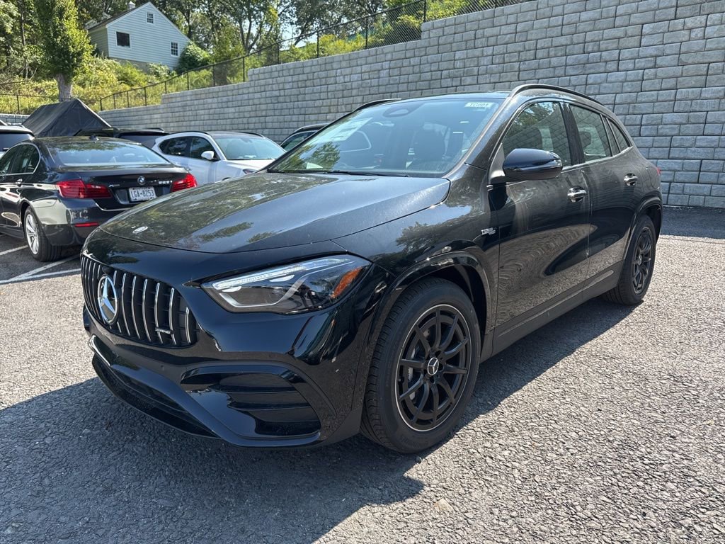 New 2026 Mercedes-Benz GLA 35 AMG 4MATIC image 3