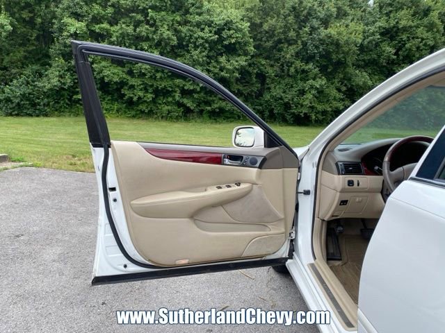 Used 2002 Lexus ES 330 FWD image 12