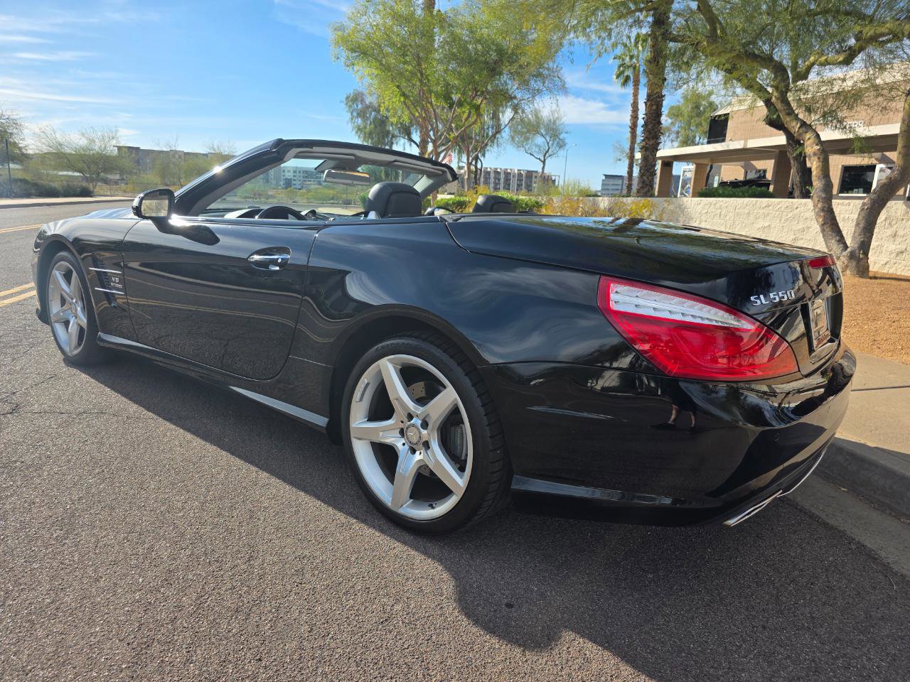 Used 2013 Mercedes-Benz SL 550 w/ Premium Pkg image 7