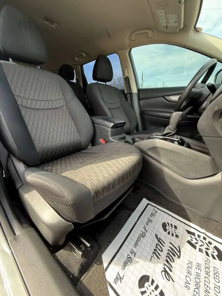 Used 2017 Nissan Rogue S FWD image 21