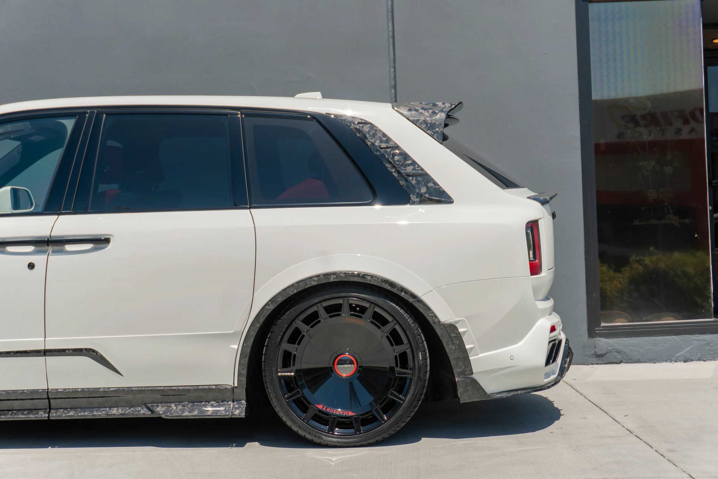 Used 2026 Rolls-Royce Cullinan AWD/4WD image 37