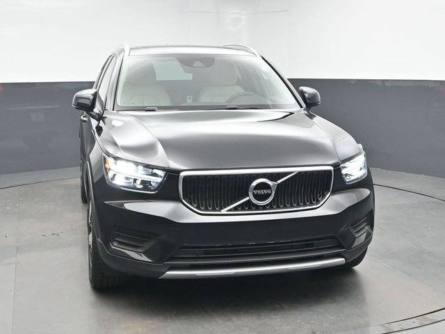 Used 2020 Volvo XC40 T5 Momentum w/ Protection Package Premier image 2