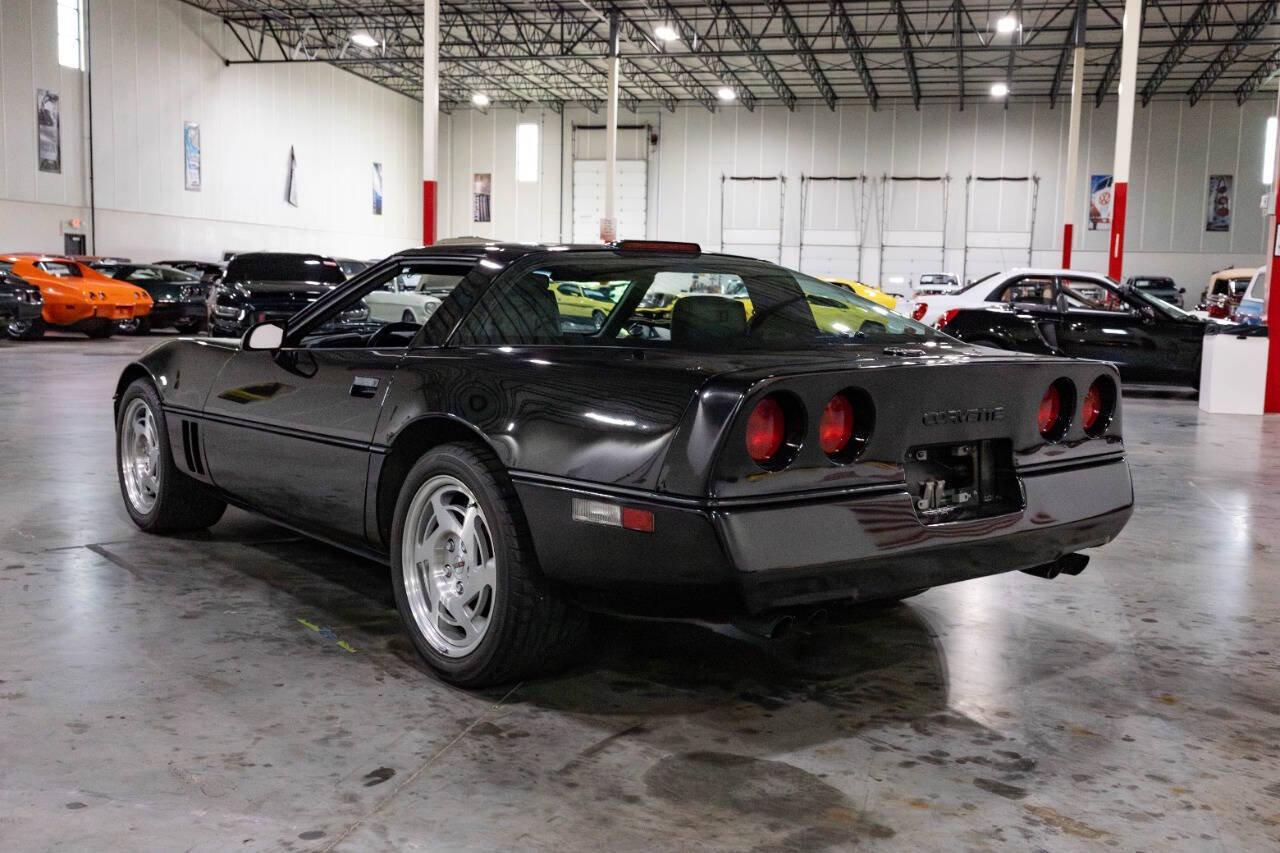 Used 1990 Chevrolet Corvette Coupe RWD image 4